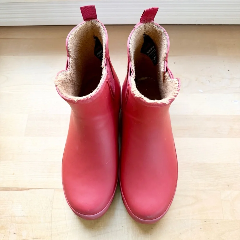Chooka Size 8 Red Waterproof Short Chelsea Rain Boots Matte Festival